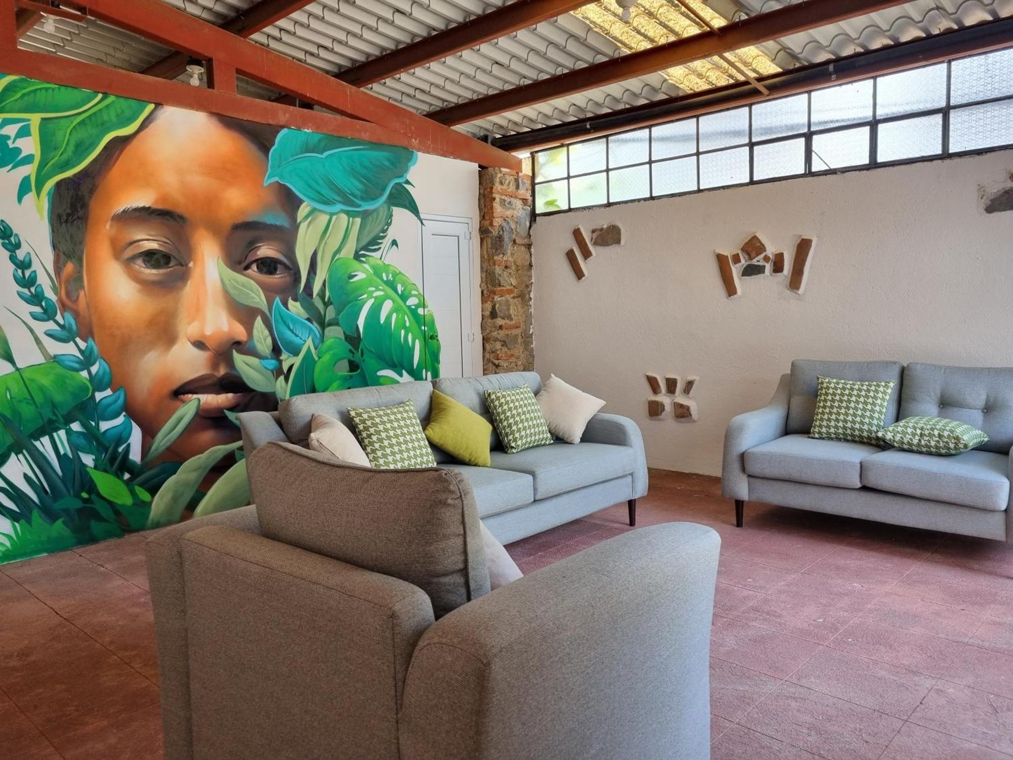 Central Hostel San Sebastian Antigua Екстериор снимка